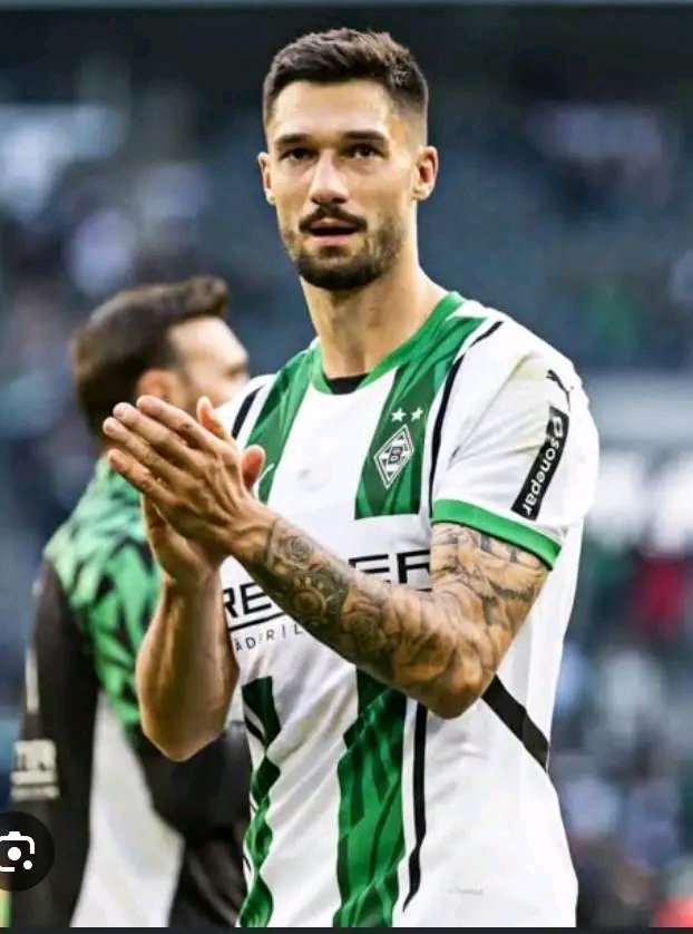 💥💚 GLADBACH WIRD ERSCHÜTTERT – ABER VOR STOLZ, NICHT ANGST! 💚💥 In einer Ära, in der Geld regiert und Loyalität selten geworden ist, schreibt der 19-jährige Said Tim Kleindienst ein neues Kapitel Fußballgeschichte! ⚽🔥 Trotz millionenschwerer Angebote von Union Berlin und Bayer Leverkusen bleibt das Ausnahmetalent Borussia Mönchengladbach treu. 🌪️ Seine Entscheidung ist mehr als ein Transfer-Stopp – sie ist ein Bekenntnis zu Herz, Glauben und echter Fußball-Seele! 💚🤍👏