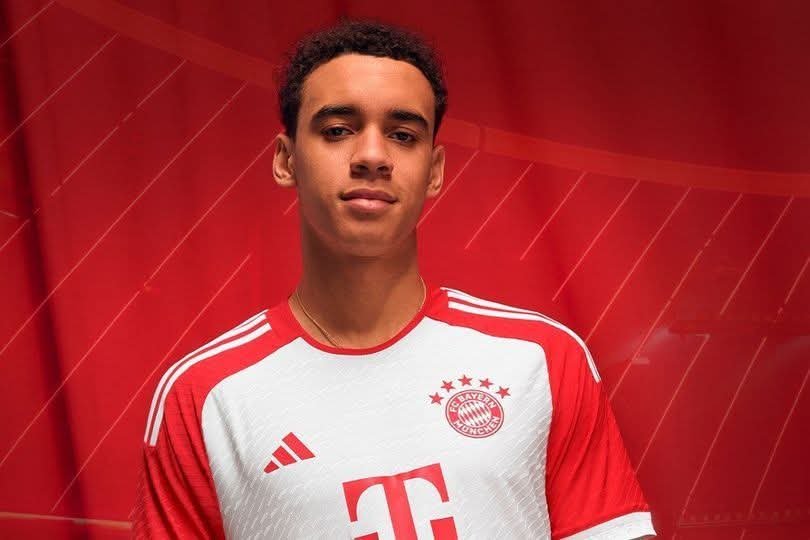 A confession with a heart! Jamal Musiala will stay at FC Bayern until 2030 – despite mega offers from Real, City and PSG. The 22-year-old sets a strong mark of loyalty and passion. The record-breaker cheers, Europe amazes: Musiala decides…