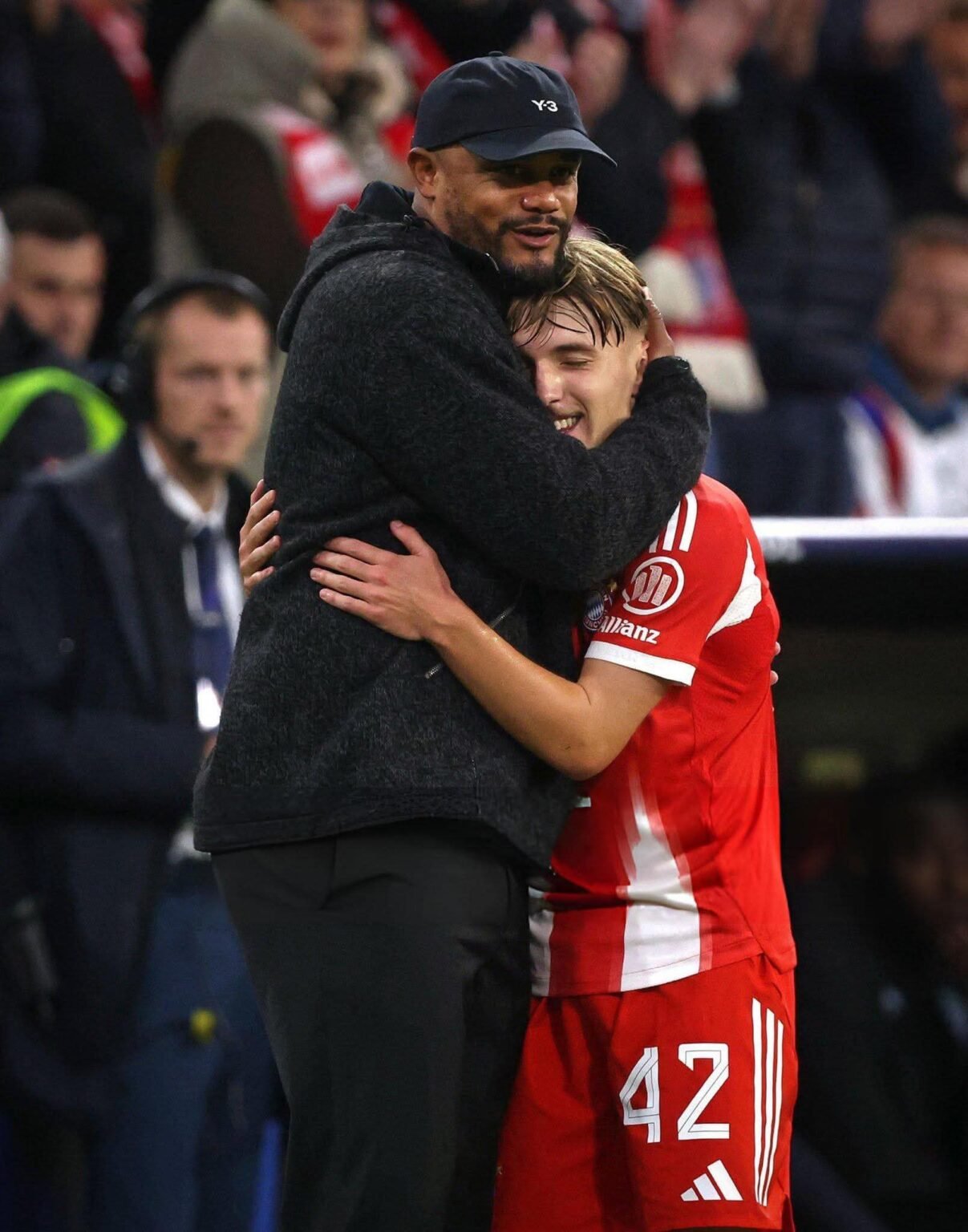 Vincent Kompany: “Of course the performance was good today. We could have scored more goals and kept it to zero. It was a good home game. Also we saw a lot of young players today. Lennart Karl has shown in an important game that he can help us, but I’m not a fan of hype. If he keeps this up, he will get his chances during the season. “