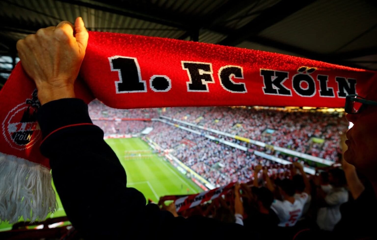 🚨🆕 Die IFFS hat entschieden: Die Fans des 1. FC Köln sind offiziell die besten der Welt! Eine historische Auszeichnung für die Geißböcke, deren Leidenschaft, Treue und Herzblut einzigartig sind. Die Südkurve lebt, die Stadt pulsiert – Köln beweist erneut: Fußball ist hier Religion, Familie und….Vollständigen Bericht ansehen