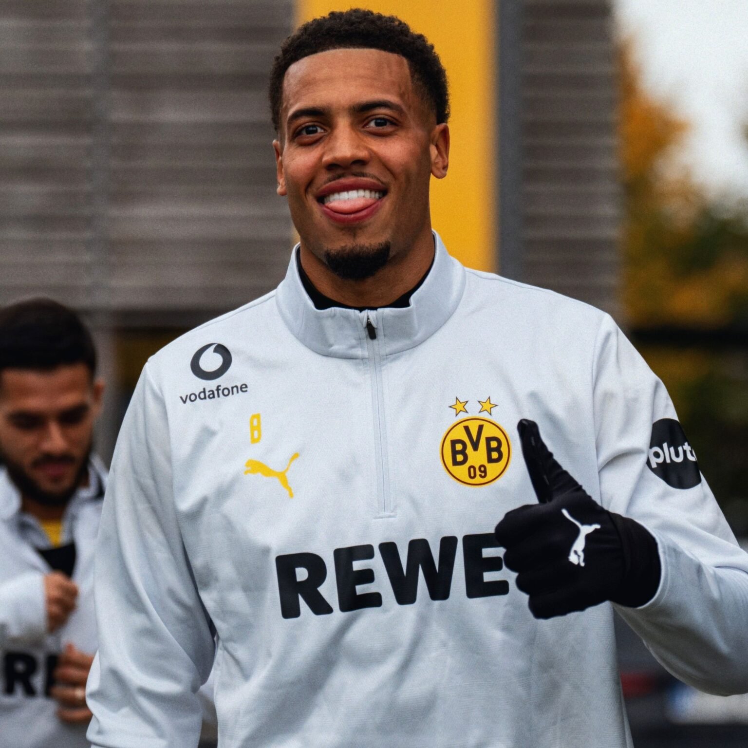 🙌😍 ENDLICH WIEDER ZURÜCK! Trainer Niko Kovac durfte am Mittwochvormittag den Großteil seiner Nationalspieler wieder in Dortmund begrüßen – und die Stimmung auf dem Trainingsgelände war von Beginn an elektrisierend! Nach der Länderspielpause richtet sich der volle Fokus nun auf das große Bayern-Duell am Samstag. 🔥⚽