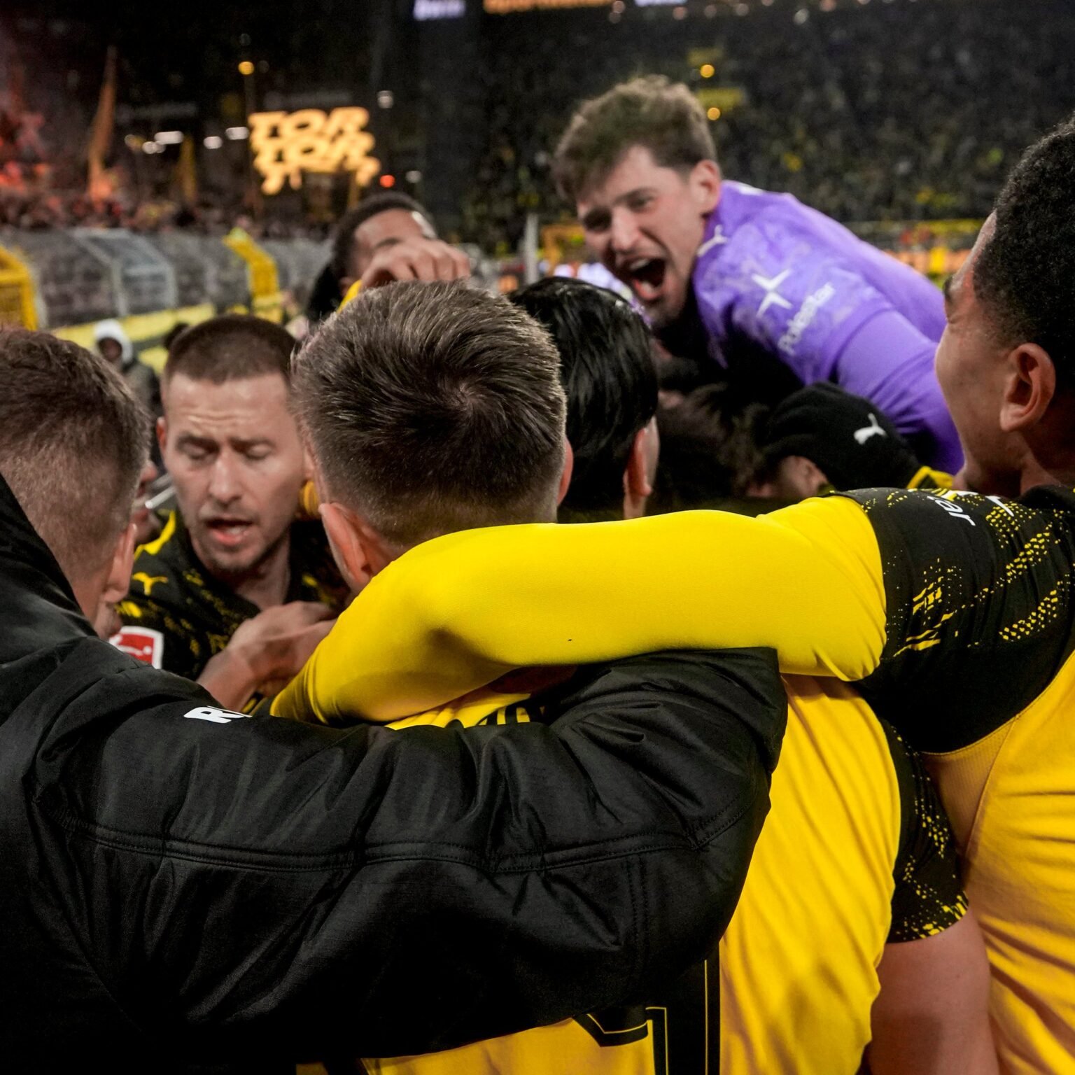 🎙️ #Kovac: „Unser Tor gegen Köln war ein Produkt von Willenskraft, Glaube und Stärke. Alle sind von der Bank in die Ecke gelaufen, sogar Greg hat mitgemacht…“