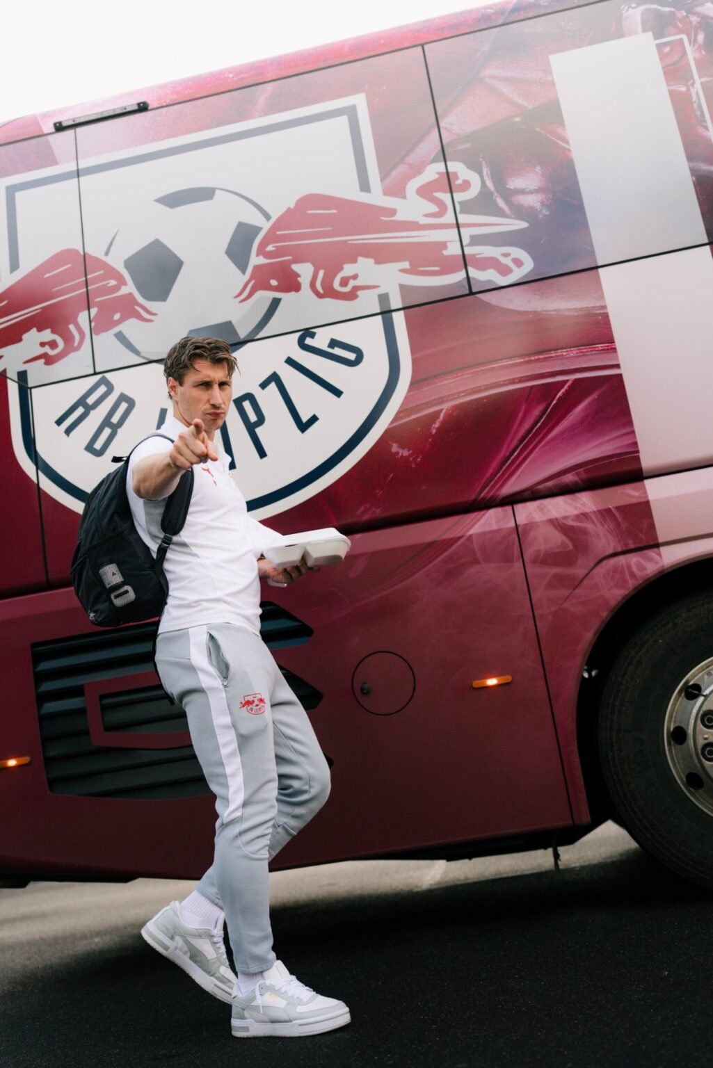 Cottbus, wir kommen! 🚌 Morgen beginnt unser großes Abenteuer – die lange Reise zum #FCARBL-Spiel steht bevor.