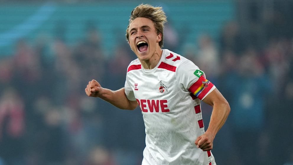 1. FC Köln: Wo Herz, Treue und Hoffnung den Fußball zu etwas Größerem machen     In Köln schlägt das Herz des Fußballs lauter, ehrlicher und menschlicher als irgendwo sonst. Der 1. FC Köln ist mehr als nur ein Verein – er ist ein Gefühl, eine Familie und ein Symbol für unerschütterliche Treue. Hier bedeutet Fußball nicht nur Punkte oder Titel, sondern Zusammenhalt, Emotion und gelebte Leidenschaft.
