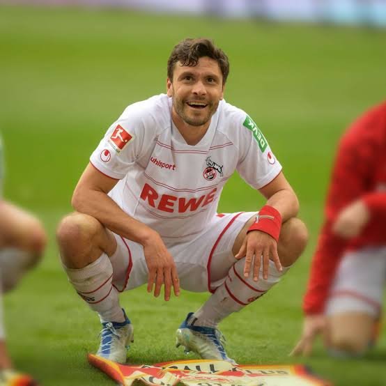 Jonas Hector im Krankenhaus: Köln in tiefer Sorge um seinen Kapitän der Herzen