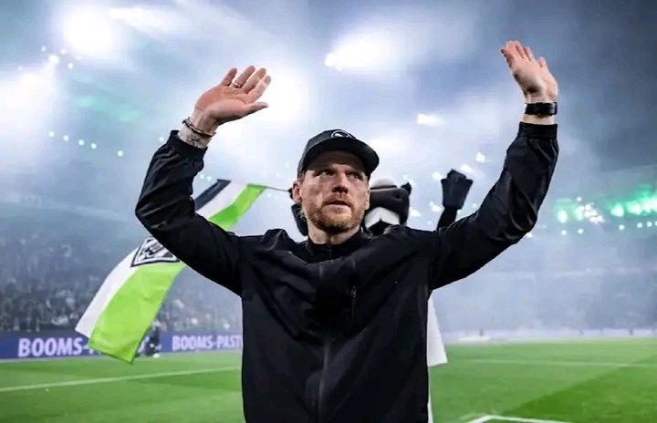 Borussia setzt auf Zukunftskraft: Eugen Polanski unterschreibt als Cheftrainer bis 2028! Mit klarer Vision, starker Persönlichkeit und frischem Fußballgeist übernimmt Polanski offiziell das Ruder bei der Fohlenelf. Der Verein verkündet voller Überzeugung die langfristige Zusammenarbeit – ein Signal an Team, Fans und Liga: Gladbach baut auf Stabilität, Mut und nachhaltige Entwicklung. Sportchef Rouven Schröder lobt Polanskis inhaltliche Stärke und menschliche Kompetenz. Ein starkes Statement, das neue Energie freisetzt und höchste Erwartungen weckt.
