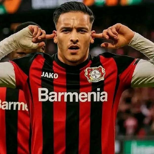 🔥EXKLUSIV: Bayer 04 Leverkusen kurz vor Mega-Transfer! Bayer 04 Leverkusen steht unmittelbar vor der Verpflichtung von Saïd El Mala vom 1. FC Köln – und das offenbar auf Dauer! Der Bundesligist aus Leverkusen bietet ein Paket von bis zu 35 Millionen Euro, das Kölns Manager Thomas Kessler sofort akzeptiert haben soll.