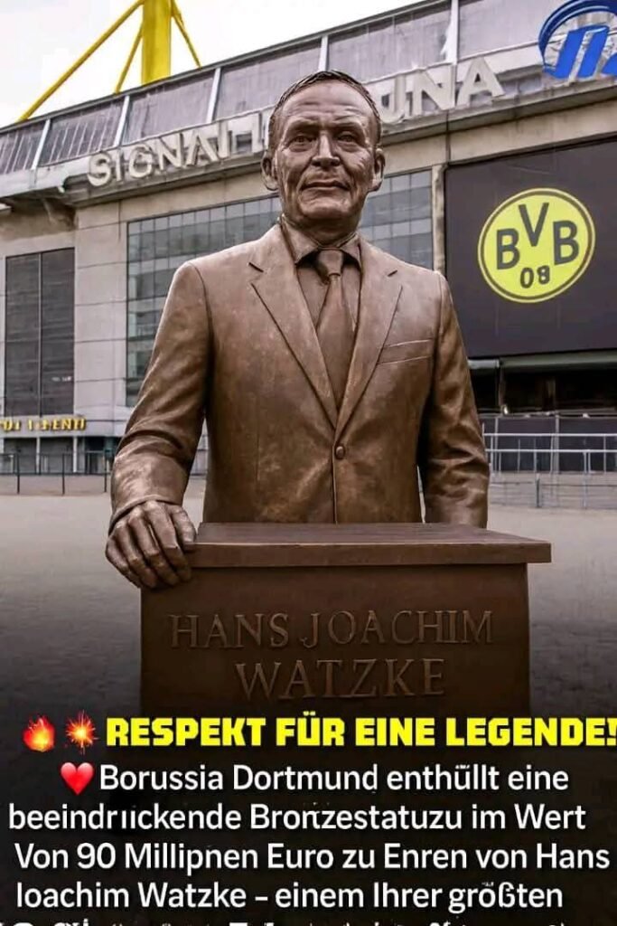 Großer Respekt für eine Legende! ❤️ Borussia Dortmund enthüllt eine beeindruckende Bronzestatue im Wert von 90 Millionen Euro. Dieses monumentale Kunstwerk ehrt nicht nur die außergewöhnliche Karriere des unvergesslichen Idols, sondern symbolisiert auch die tiefe Verbundenheit zwischen Verein und Fans. Die Statue soll zukünftige Generationen inspirieren und die leidenschaftliche Geschichte des BVB lebendig halten. Ein bedeutender Moment, der die Werte und den Stolz des Vereins eindrucksvoll unterstreicht. Damit setzt Dortmund ein starkes Zeichen für Tradition und sportliche Größe in Europa.