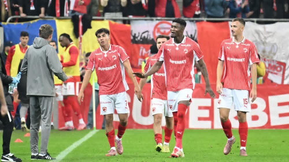 SE ÎNCINGE ATMOSFERA! Dinamo – Oțelul Galați, LIVE la 20:45: Kopic vs. Balint, duelul care poate SCHIMBA TOT!