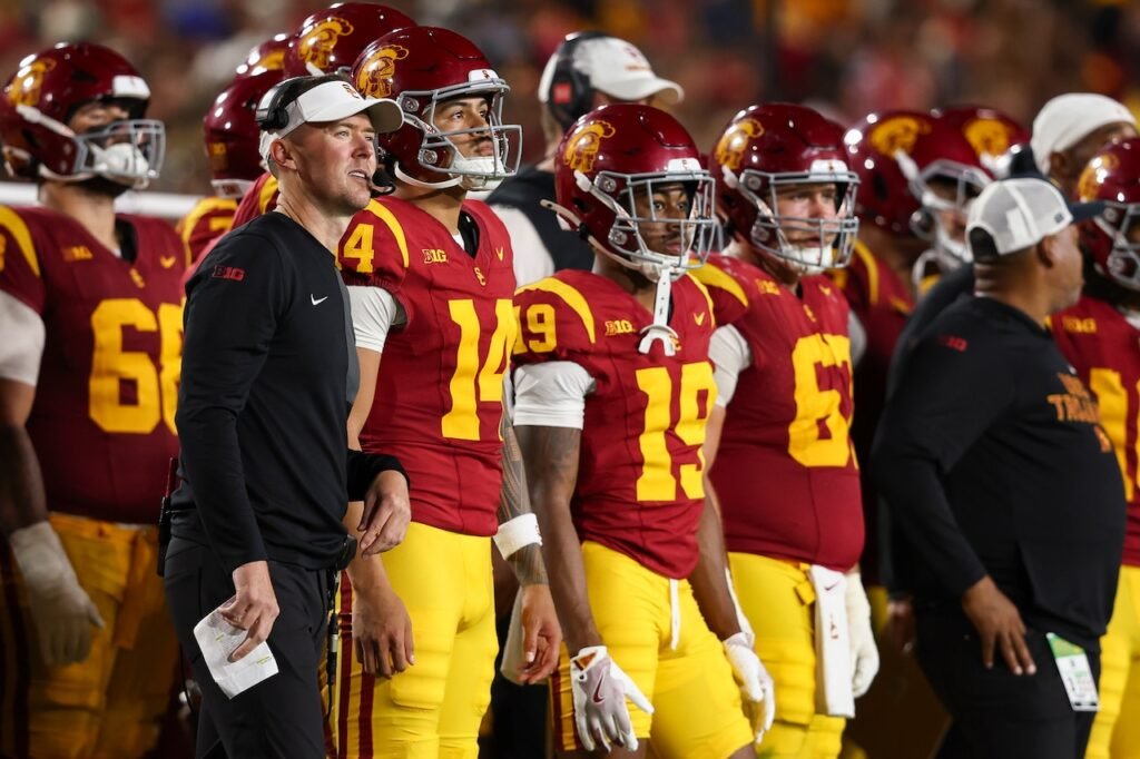 Small Moments, Big Meaning: The Week 11 Craze of Trick Plays, Officiating Whispers & Field‑Chaos