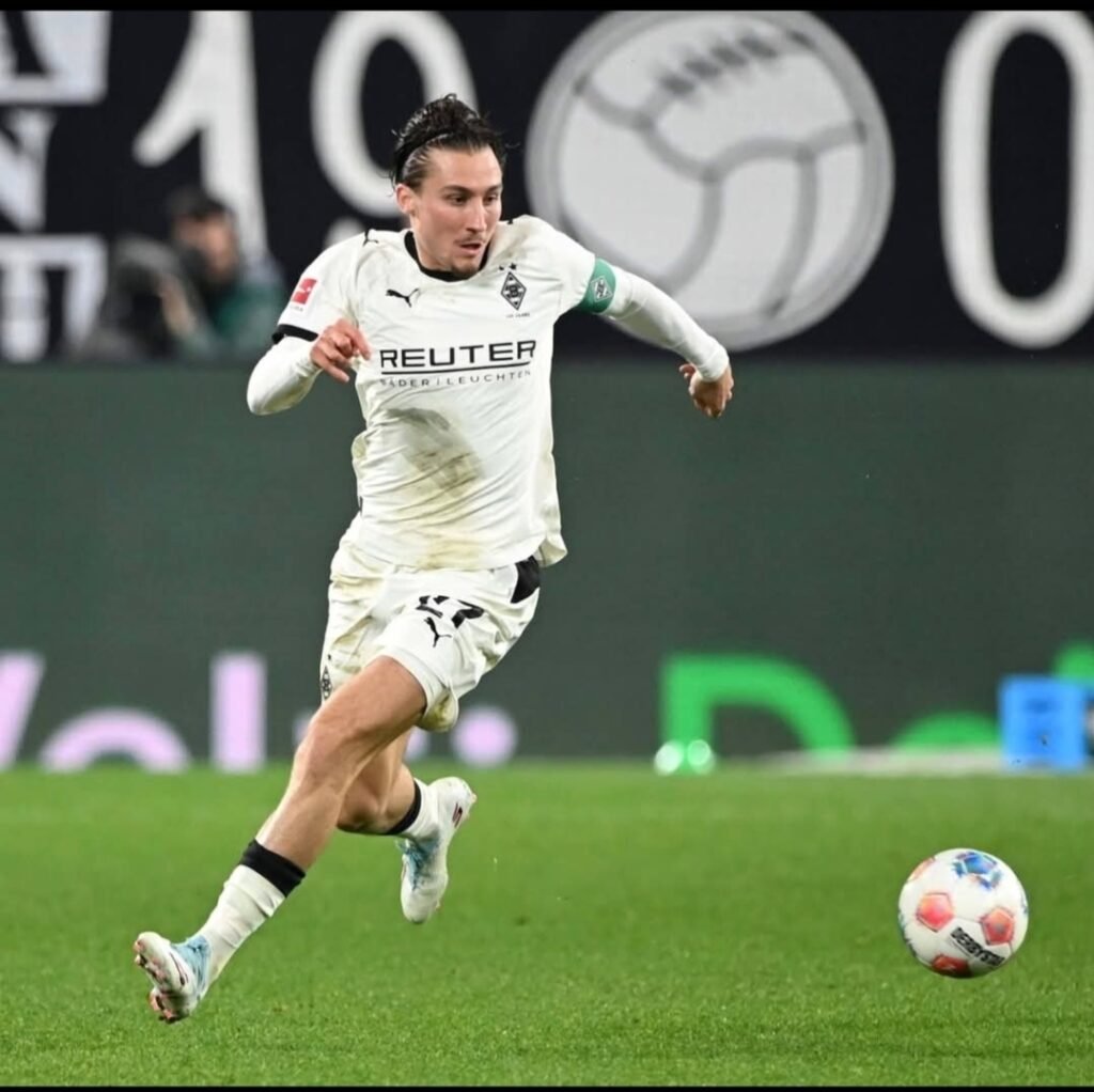 🚨 🎙️ Rocco Reitz über seine Zukunft: „Ich denke nicht ans Weggehen – Borussia ist mein Zuhause!“….