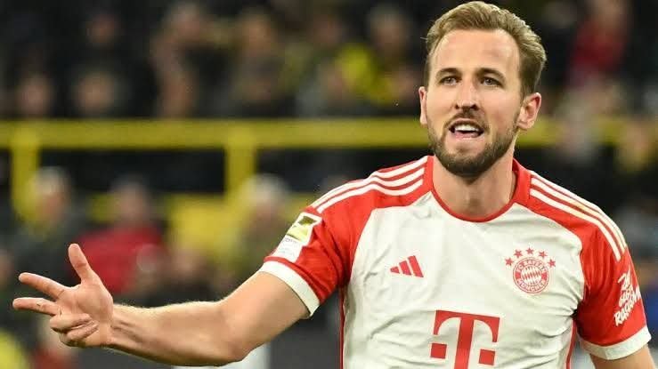 BREAKING: Der prominente Chirurg, der Harry Kane (FC Bayern München) operierte, hat nach dem Diebstahl seines Bentley 37.000 Pfund Entschädigung zugesprochen bekommen. Der Richter gab dem Kläger – dem Arzt – Recht und reduzierte seine Forderungen zwar wegen teilweiser Mitschuld, sprach ihm aber dennoch die Gesamtsumme inklusive Zinsen zu.