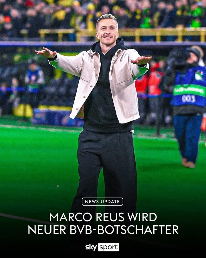 Borussia-Dortmund-Ikone Marco Reus kehrt gefeiert zum Klub zurück, als er beim Champions-League-Heimspiel gegen FK Bodø/Glimt im Signal Iduna Park erscheint. Der in Dortmund geborene Ex-Kapitän beginnt damit ein bedeutungsvolles neues Kapitel seiner lebenslangen Verbindung zum BVB. Reus übernimmt nun eine neue, einflussreiche Rolle als offizieller Klub-Botschafter, in der er die Schwarzgelb-Identität mit Stolz repräsentiert, Fans weiterhin inspiriert und den Geist des Teams verkörpert, den er über Jahre geprägt hat und auch künftig eine prägende Rolle einnimmt für den Verein.