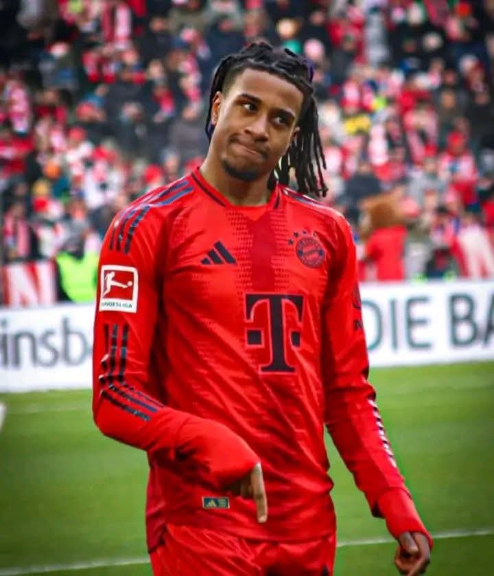 🎉 Ein magischer Geburtstagsmoment: Bayern-Juwel Jamal Musiala feiert heute seinen großen Tag! 🎉 Der FC Bayern München und ganz Fußball-Deutschland würdigen das Ausnahmetalent, das mit seiner Kreativität, Technik und Ruhe am Ball begeistert. Musiala hat in jungen Jahren bereits enorme Spuren hinterlassen und gilt als einer der spannendsten Spieler seiner Generation. An seinem Ehrentag senden Fans, Mitspieler und Verein herzliche Glückwünsche und hoffen auf viele weitere unvergessliche Momente. Möge sein neuer Lebensabschnitt voller Erfolg, Gesundheit, Freude und Inspiration sein immer.