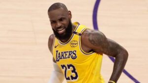 LeBron James Urged to Clarify Agent’s Controversial Comment About Austin Reaves